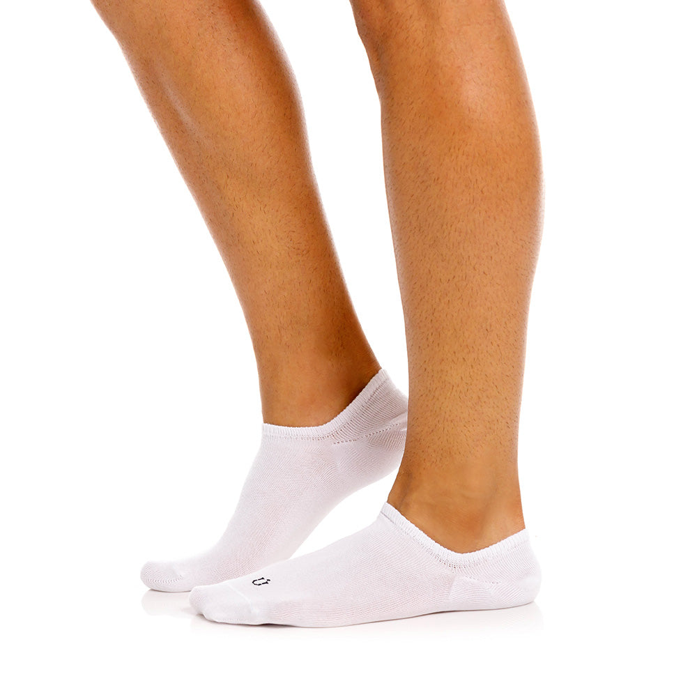Mundo Unico men's Vaho Blanco invisible no-show cotton socks white with logo detail