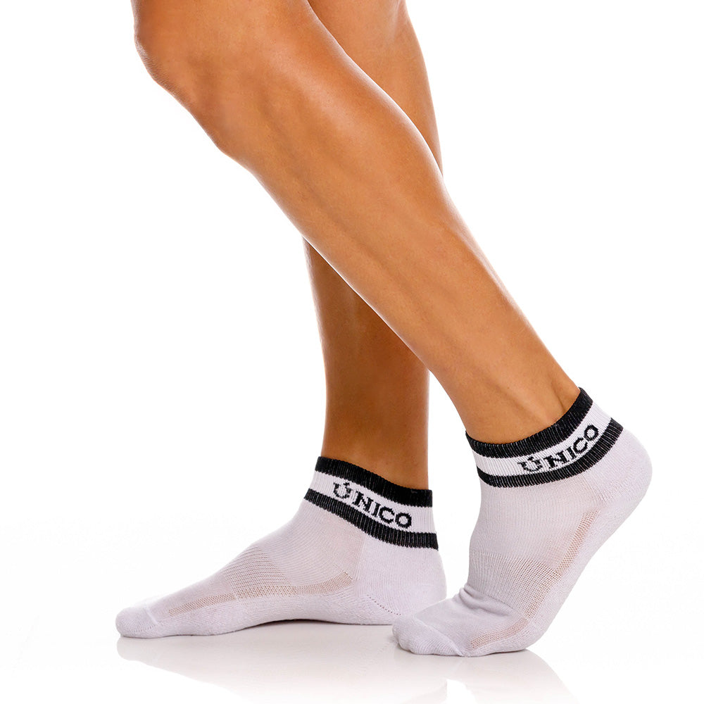 Mundo Unico men's Fibrila Blanco low-cut athletic ankle socks white with black stripe details